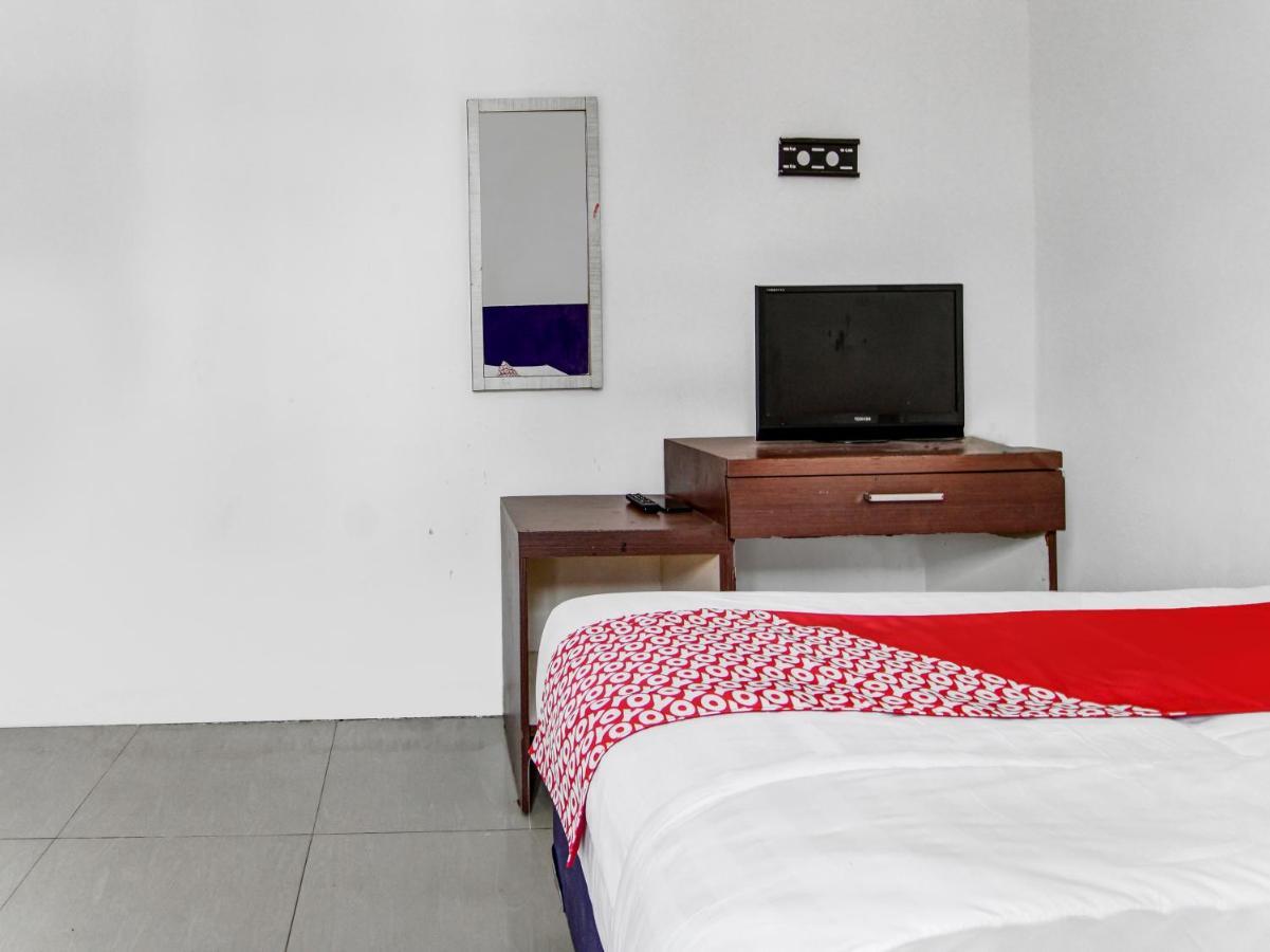 Oyo 90897 Hotel Sepupu Satria Pekanbaru Exterior foto